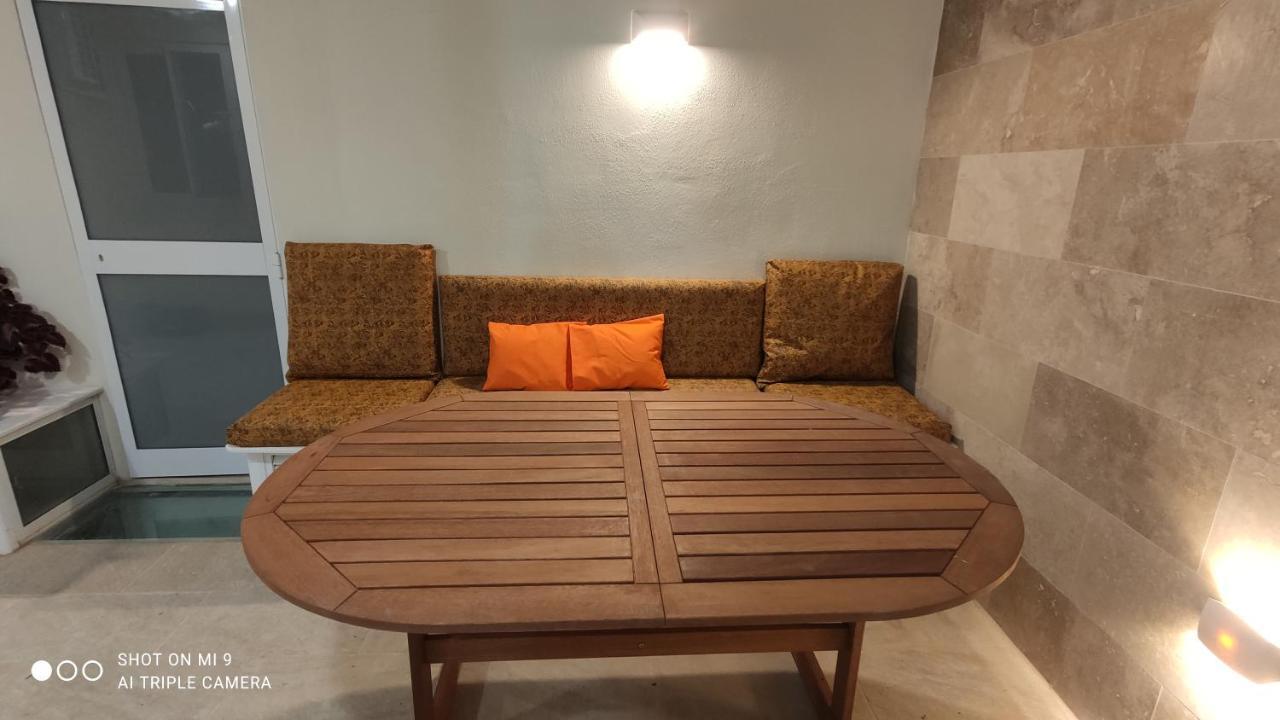 Aquamarine Sea Front Apartments - Elevated Ground Floor With Balcony And Yard Марсаскала Екстер'єр фото